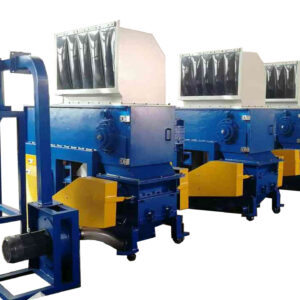 Shredding and crushing machine